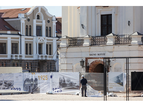Po pustrečių metų trukusios rekonstrukcijos duris atveria Kauno rotušė